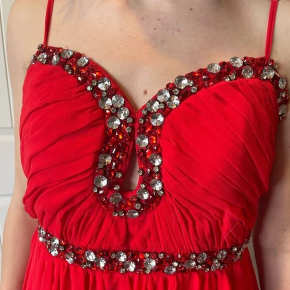 Deb size 13 red dress - Picture 2 of 5